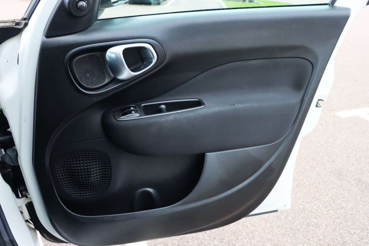 2013 FIAT 500L 2013 FIAT 500L