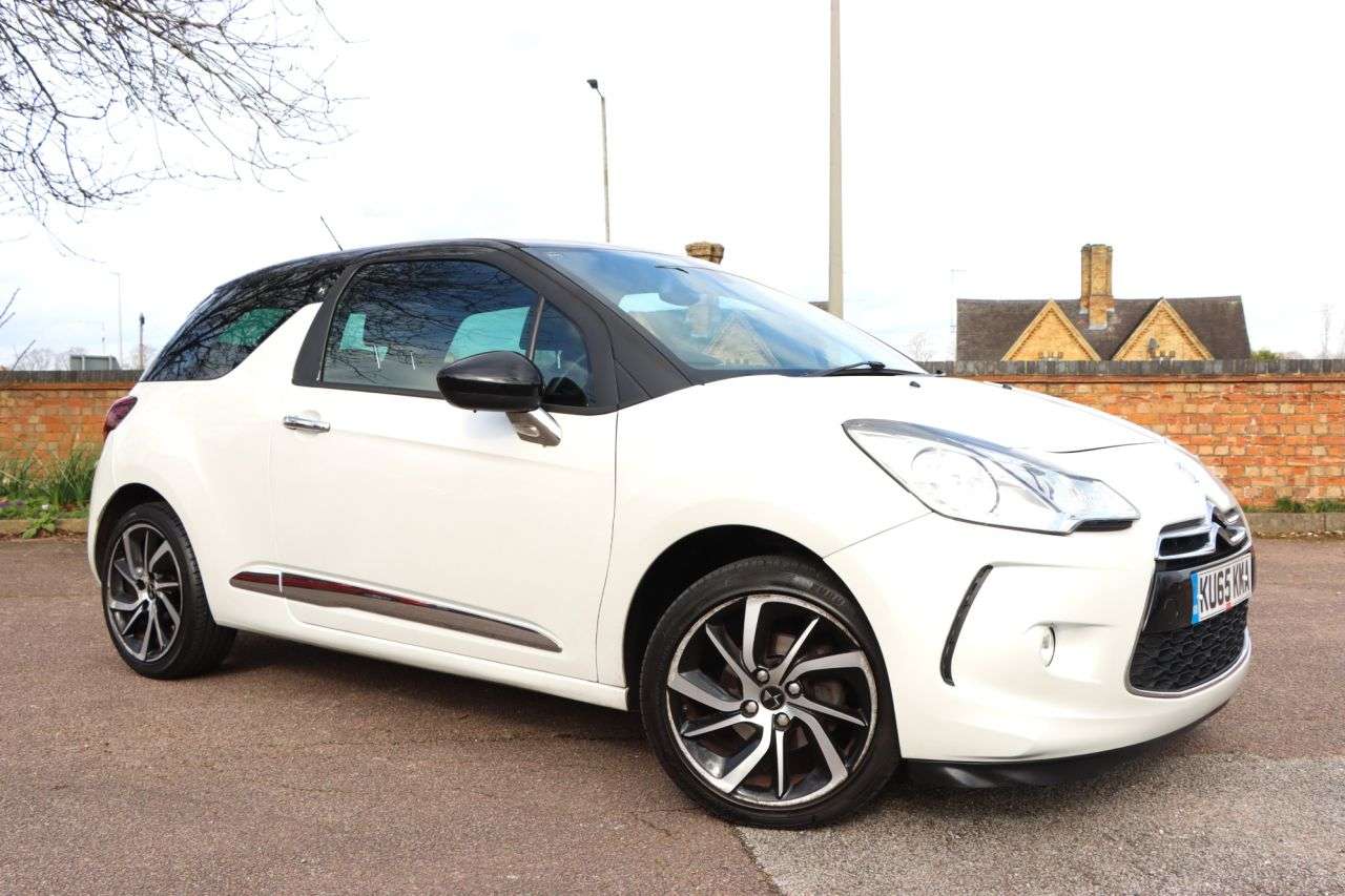 A 2015 DS AUTOMOBILES DS 3 1.2 PureTech DStyle Nav Hatchback 3dr Petrol Manual Euro 6 (s/s) (110 ps) J A 2015 DS AUTOMOBILES DS 3 1.2 PureTech DStyle Nav Hatchback 3dr Petrol Manual Euro 6 (s/s) (110 ps) J