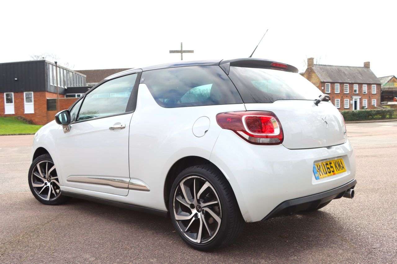 A 2015 DS AUTOMOBILES DS 3 1.2 PureTech DStyle Nav Hatchback 3dr Petrol Manual Euro 6 (s/s) (110 ps) J A 2015 DS AUTOMOBILES DS 3 1.2 PureTech DStyle Nav Hatchback 3dr Petrol Manual Euro 6 (s/s) (110 ps) J