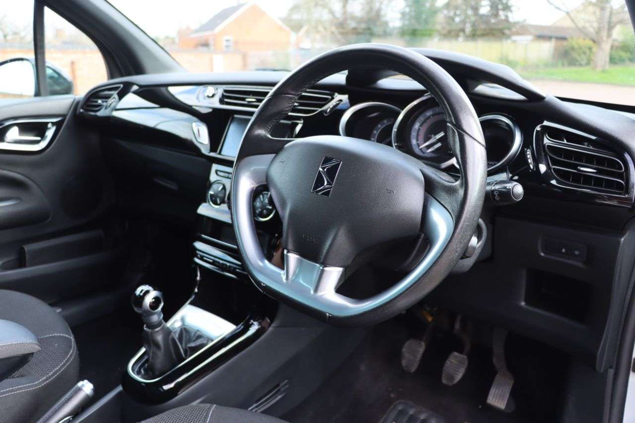 2015 DS AUTOMOBILES DS 3 2015 DS AUTOMOBILES DS 3