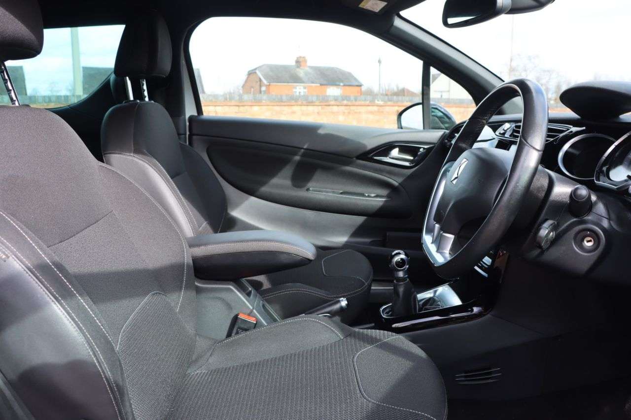 2015 DS AUTOMOBILES DS 3 2015 DS AUTOMOBILES DS 3