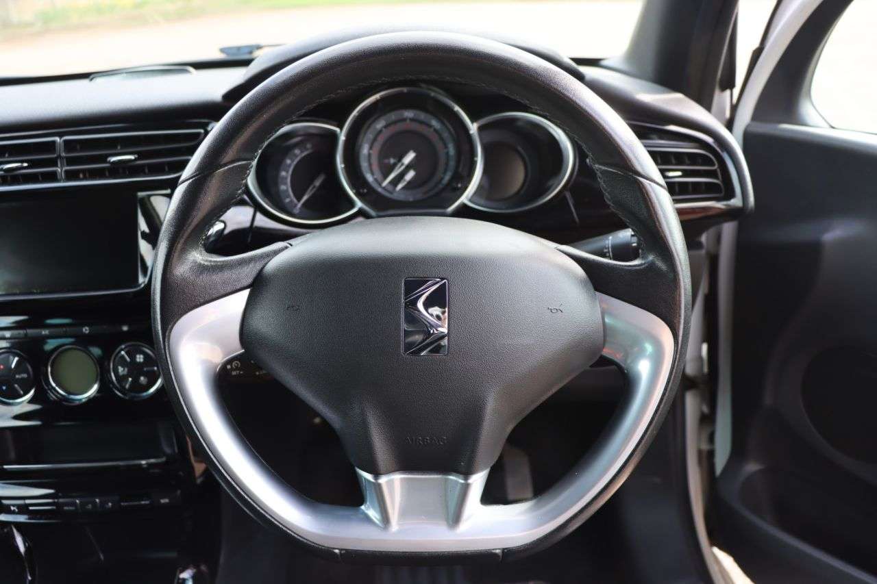 2015 DS AUTOMOBILES DS 3 2015 DS AUTOMOBILES DS 3