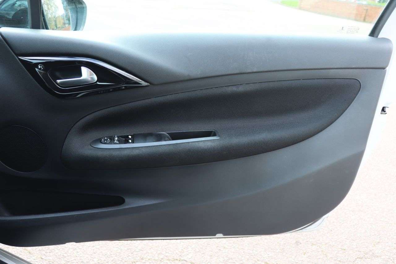 2015 DS AUTOMOBILES DS 3 2015 DS AUTOMOBILES DS 3