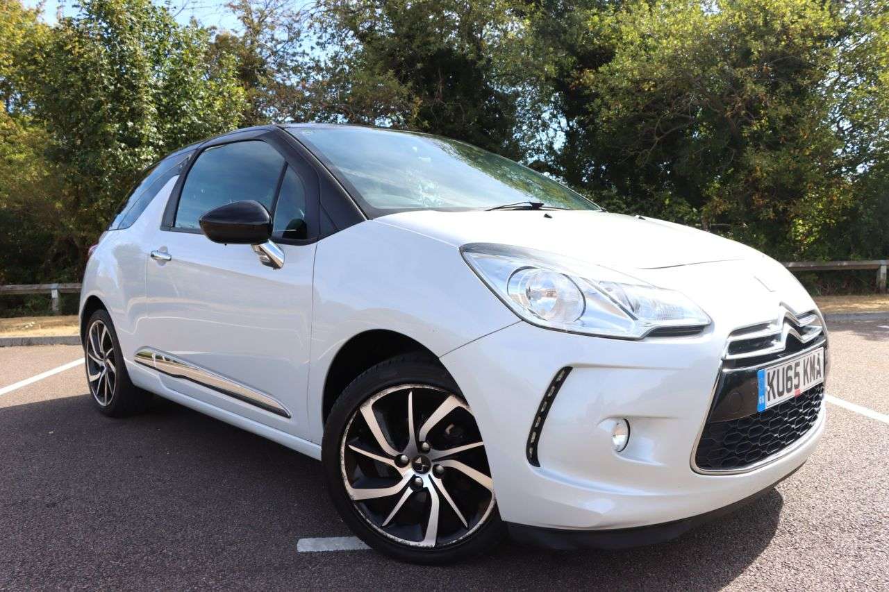 A 2015 DS AUTOMOBILES DS 3 1.2 PureTech DStyle Nav Hatchback 3dr Petrol Manual Euro 6 (s/s) (110 ps) J A 2015 DS AUTOMOBILES DS 3 1.2 PureTech DStyle Nav Hatchback 3dr Petrol Manual Euro 6 (s/s) (110 ps) J