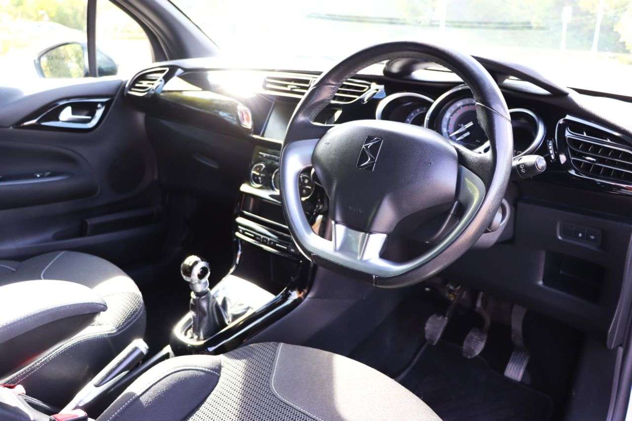 2015 DS AUTOMOBILES DS 3 2015 DS AUTOMOBILES DS 3