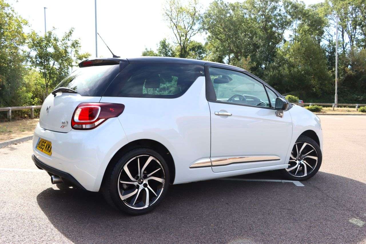 2015 DS AUTOMOBILES DS 3 2015 DS AUTOMOBILES DS 3