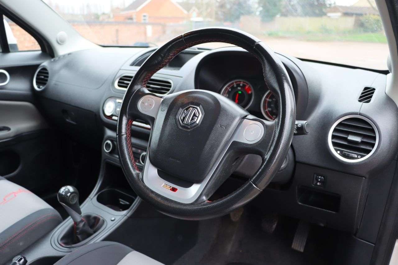 2014 MG MG3 2014 MG MG3