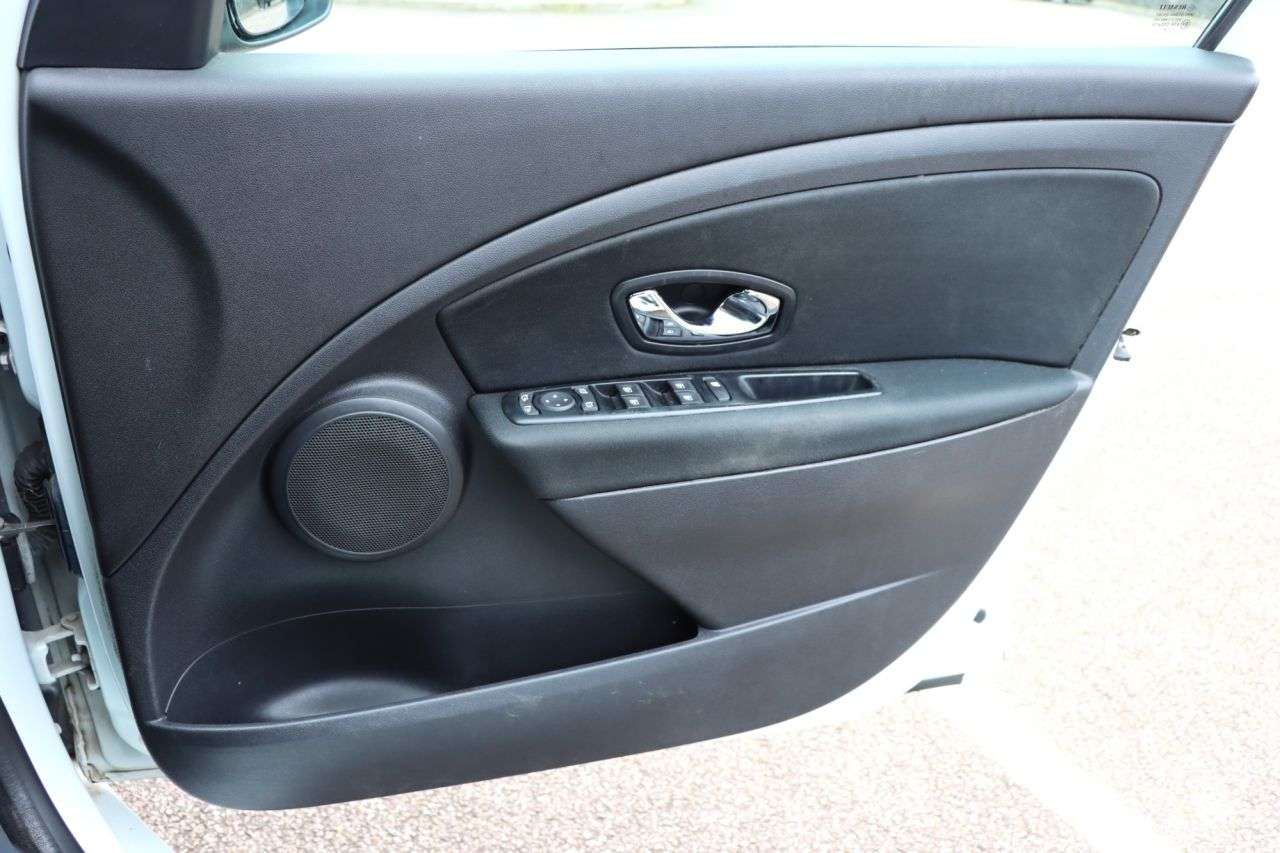 2014 RENAULT MEGANE 2014 RENAULT MEGANE