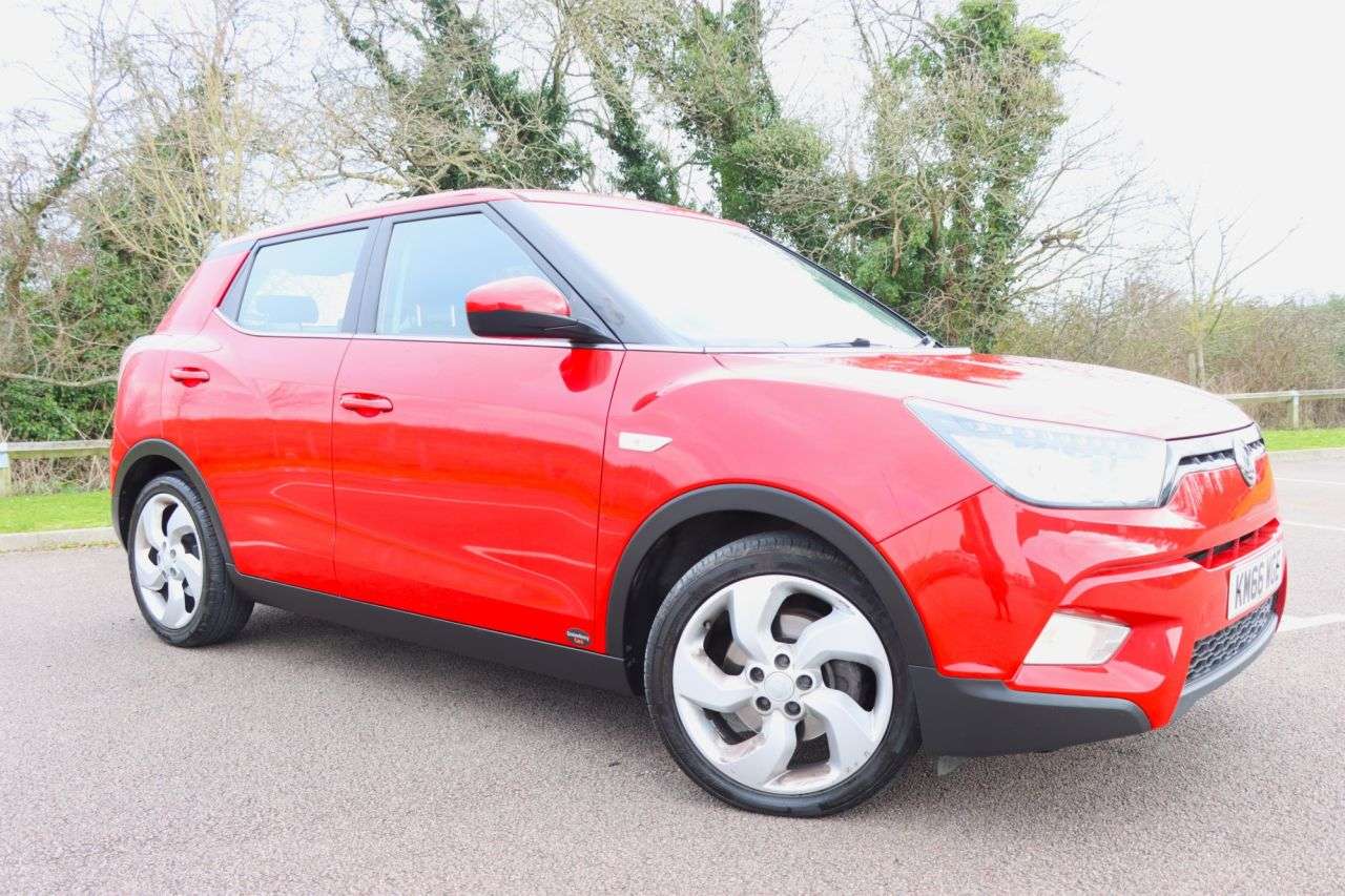 A 2016 SSANGYONG TIVOLI 1.6 e-XDi EX SUV 5dr Diesel Manual Euro 6 (115 ps) Just Serviced Ready to D A 2016 SSANGYONG TIVOLI 1.6 e-XDi EX SUV 5dr Diesel Manual Euro 6 (115 ps) Just Serviced Ready to D