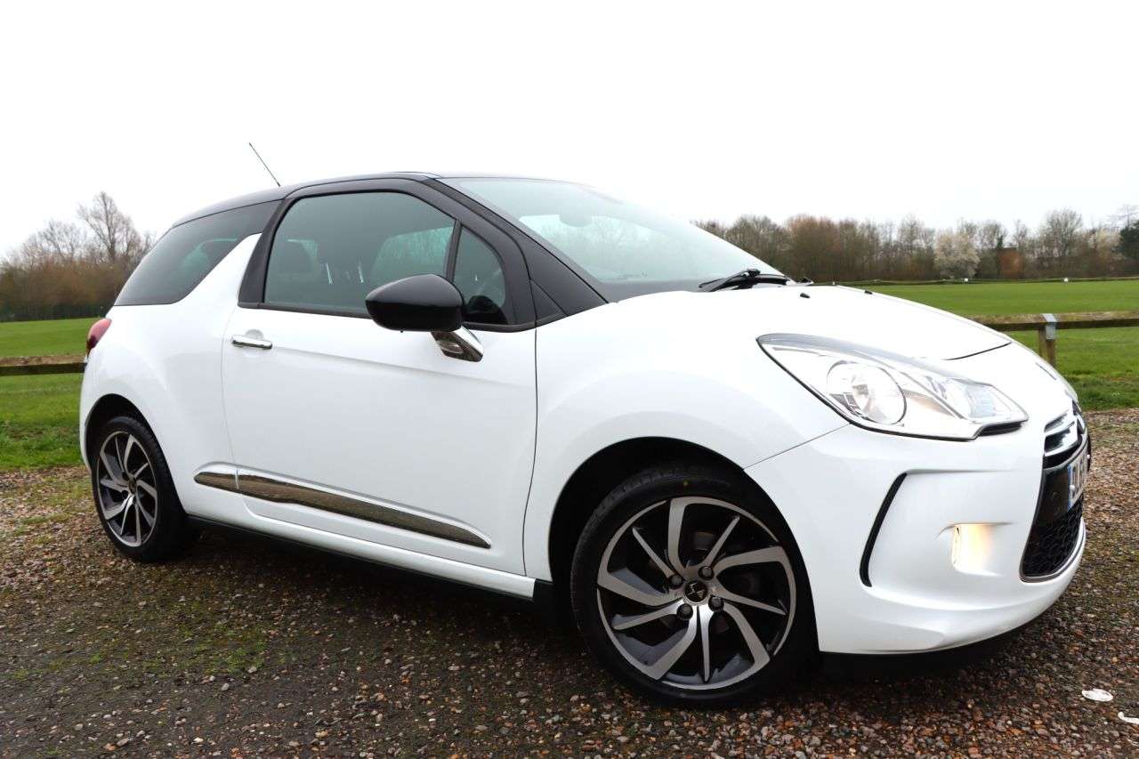 A 2016 DS AUTOMOBILES DS 3 1.2 PureTech DStyle Nav Hatchback 3dr Petrol Manual Euro 6 (s/s) (110 ps) J A 2016 DS AUTOMOBILES DS 3 1.2 PureTech DStyle Nav Hatchback 3dr Petrol Manual Euro 6 (s/s) (110 ps) J