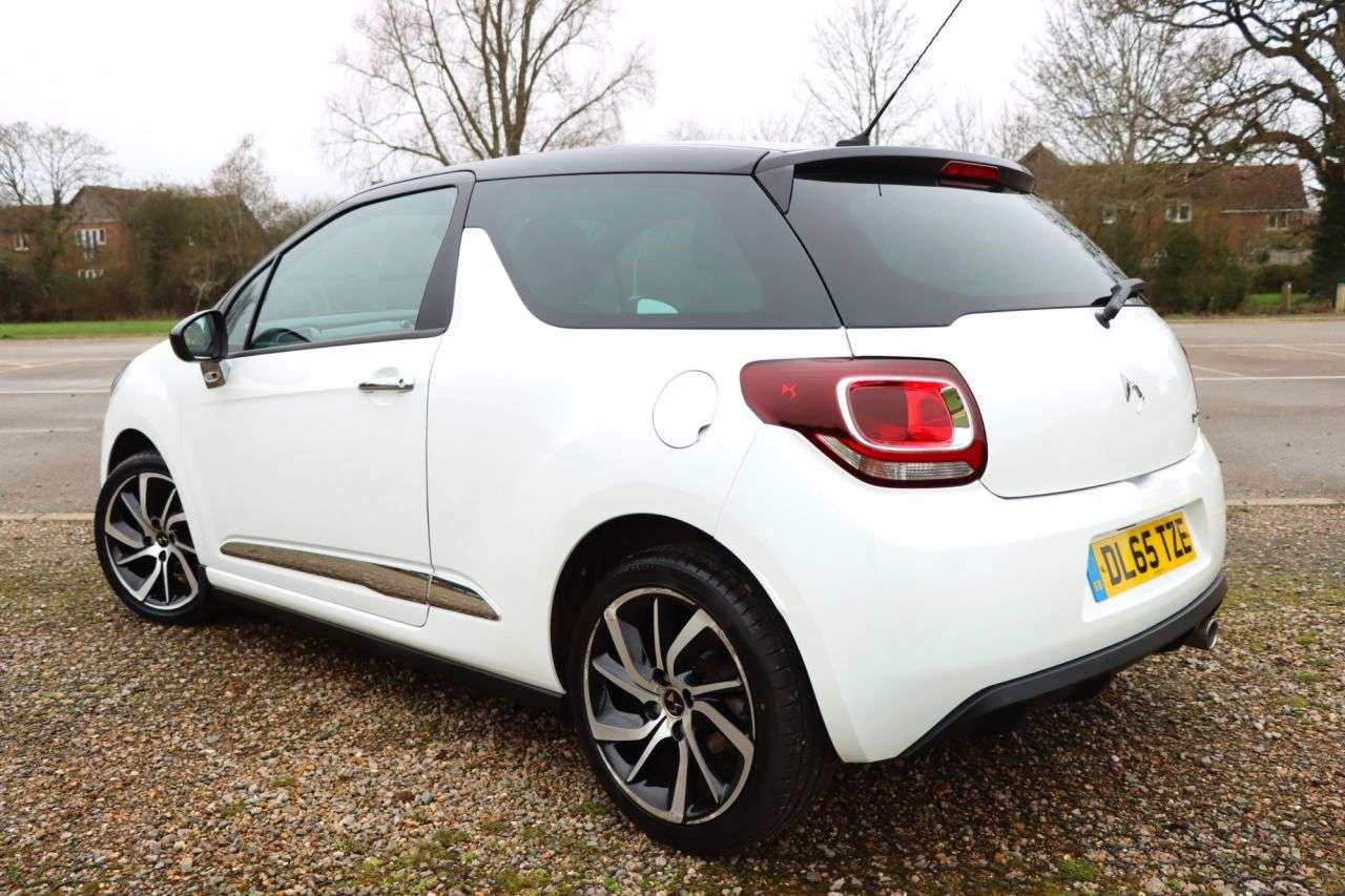 A 2016 DS AUTOMOBILES DS 3 1.2 PureTech DStyle Nav Hatchback 3dr Petrol Manual Euro 6 (s/s) (110 ps) J A 2016 DS AUTOMOBILES DS 3 1.2 PureTech DStyle Nav Hatchback 3dr Petrol Manual Euro 6 (s/s) (110 ps) J