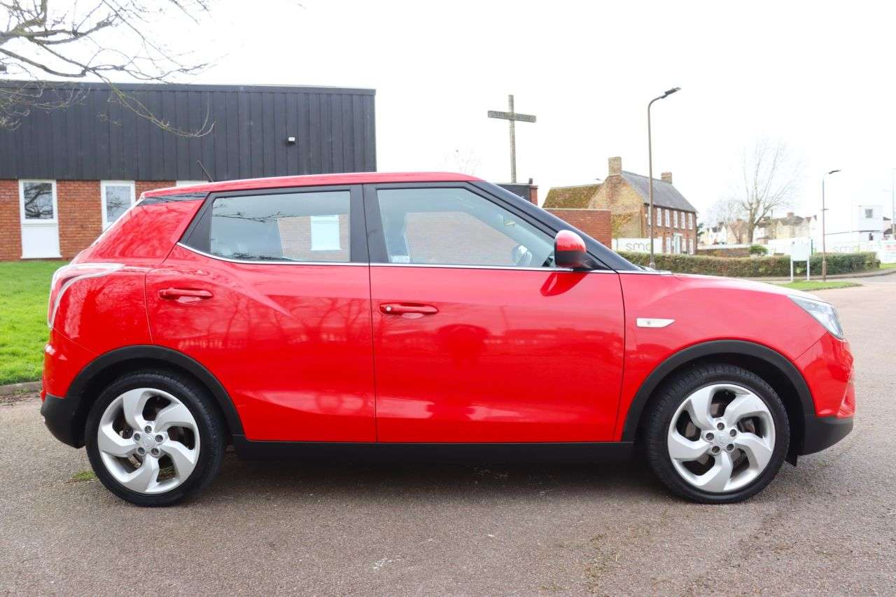 2015 SSANGYONG TIVOLI 2015 SSANGYONG TIVOLI