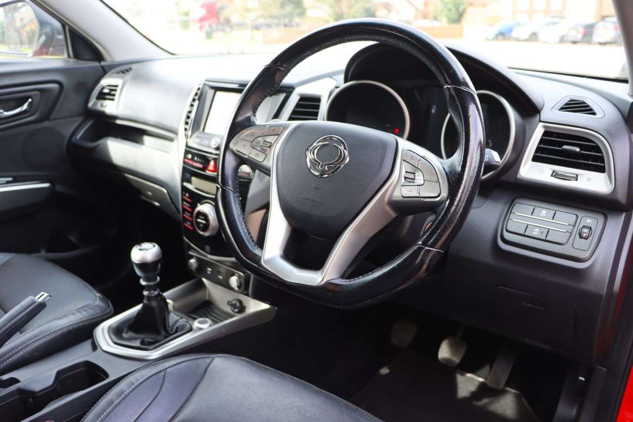 2015 SSANGYONG TIVOLI 2015 SSANGYONG TIVOLI