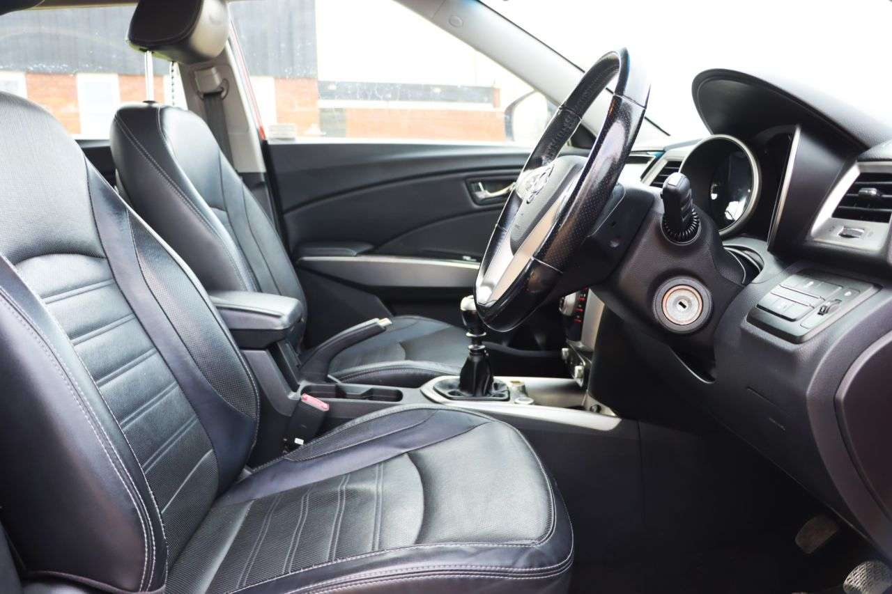 2015 SSANGYONG TIVOLI 2015 SSANGYONG TIVOLI