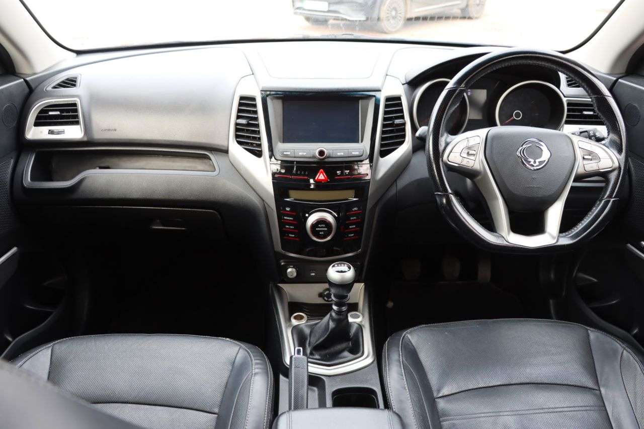 2015 SSANGYONG TIVOLI 2015 SSANGYONG TIVOLI