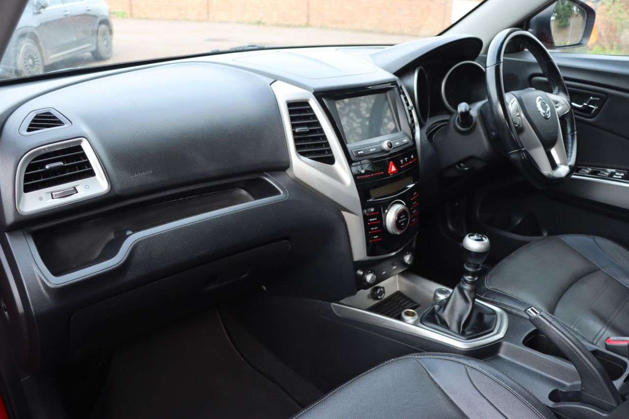 2015 SSANGYONG TIVOLI 2015 SSANGYONG TIVOLI