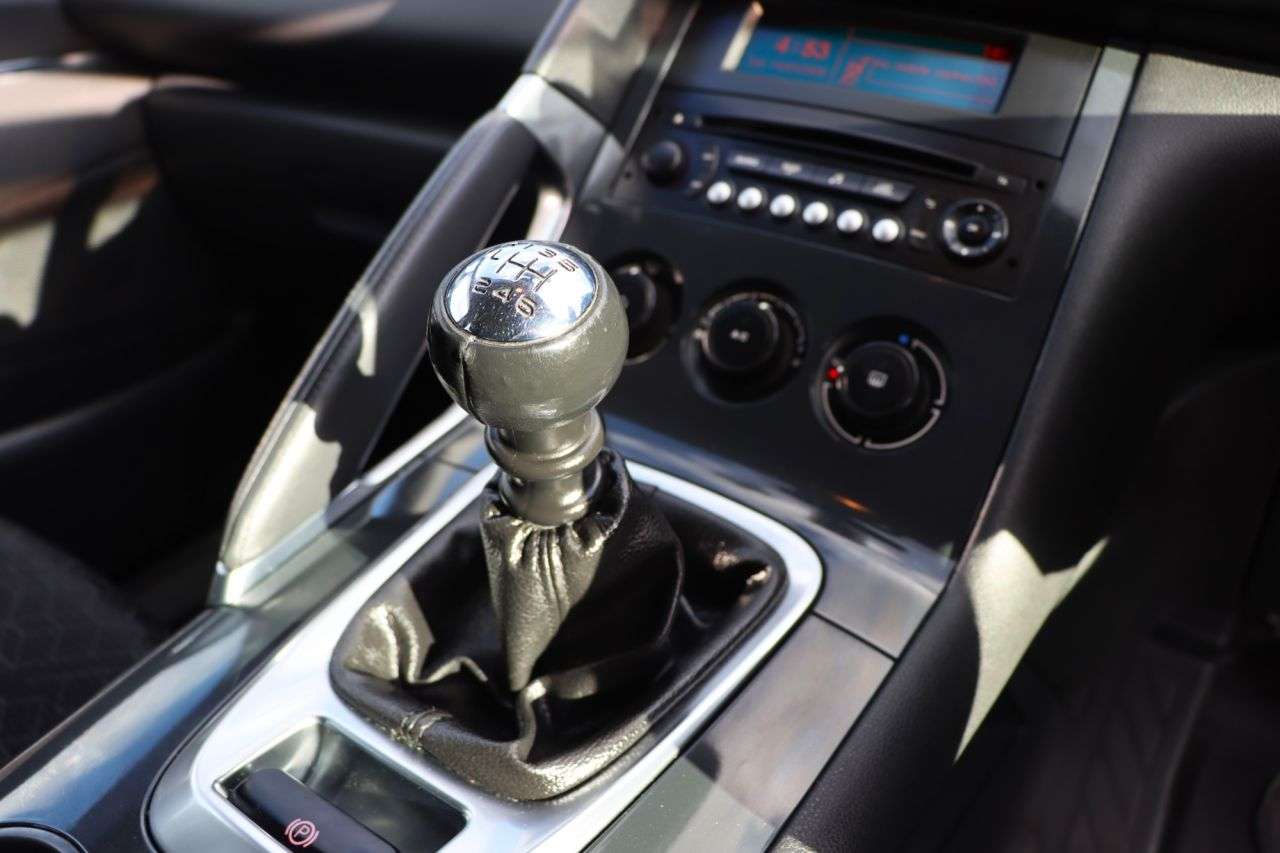 2015 PEUGEOT 3008 2015 PEUGEOT 3008