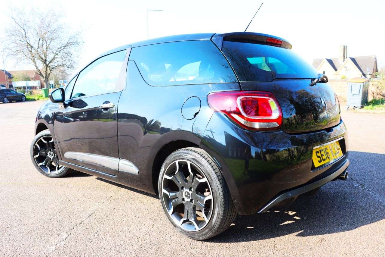 A 2016 DS AUTOMOBILES DS 3 1.2 PureTech Elegance Hatchback 3dr Petrol Manual Euro 6 (s/s) (110 ps) Jus A 2016 DS AUTOMOBILES DS 3 1.2 PureTech Elegance Hatchback 3dr Petrol Manual Euro 6 (s/s) (110 ps) Jus