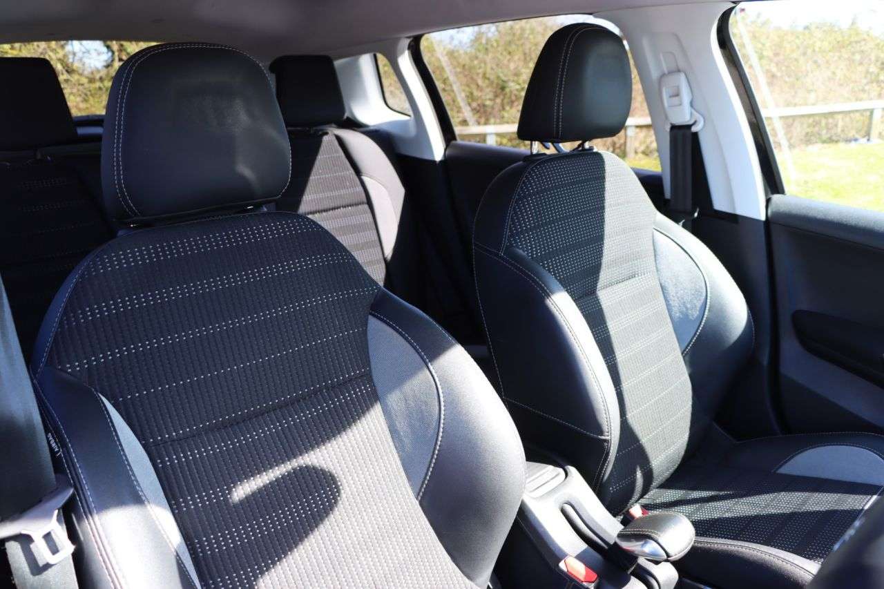 2017 PEUGEOT 2008 2017 PEUGEOT 2008