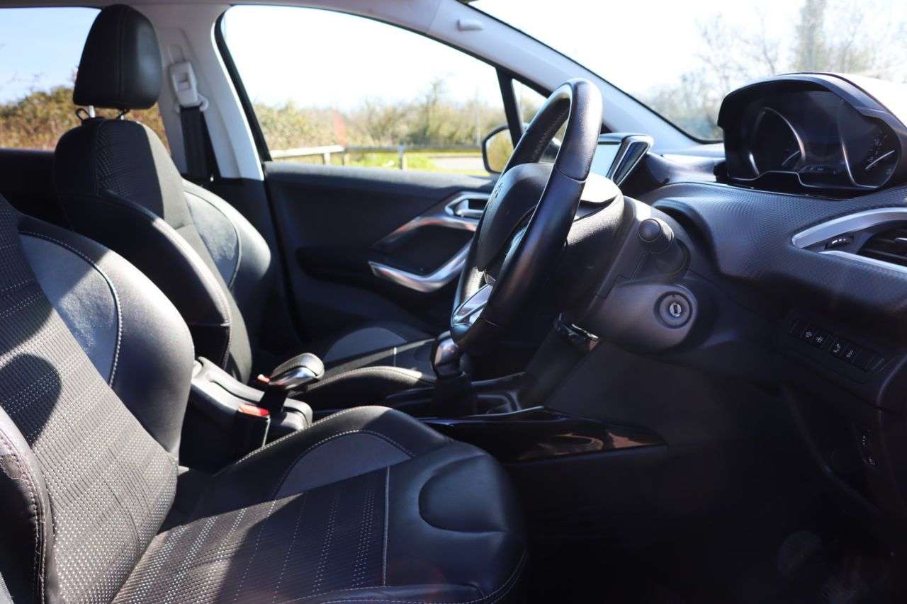 2017 PEUGEOT 2008 2017 PEUGEOT 2008