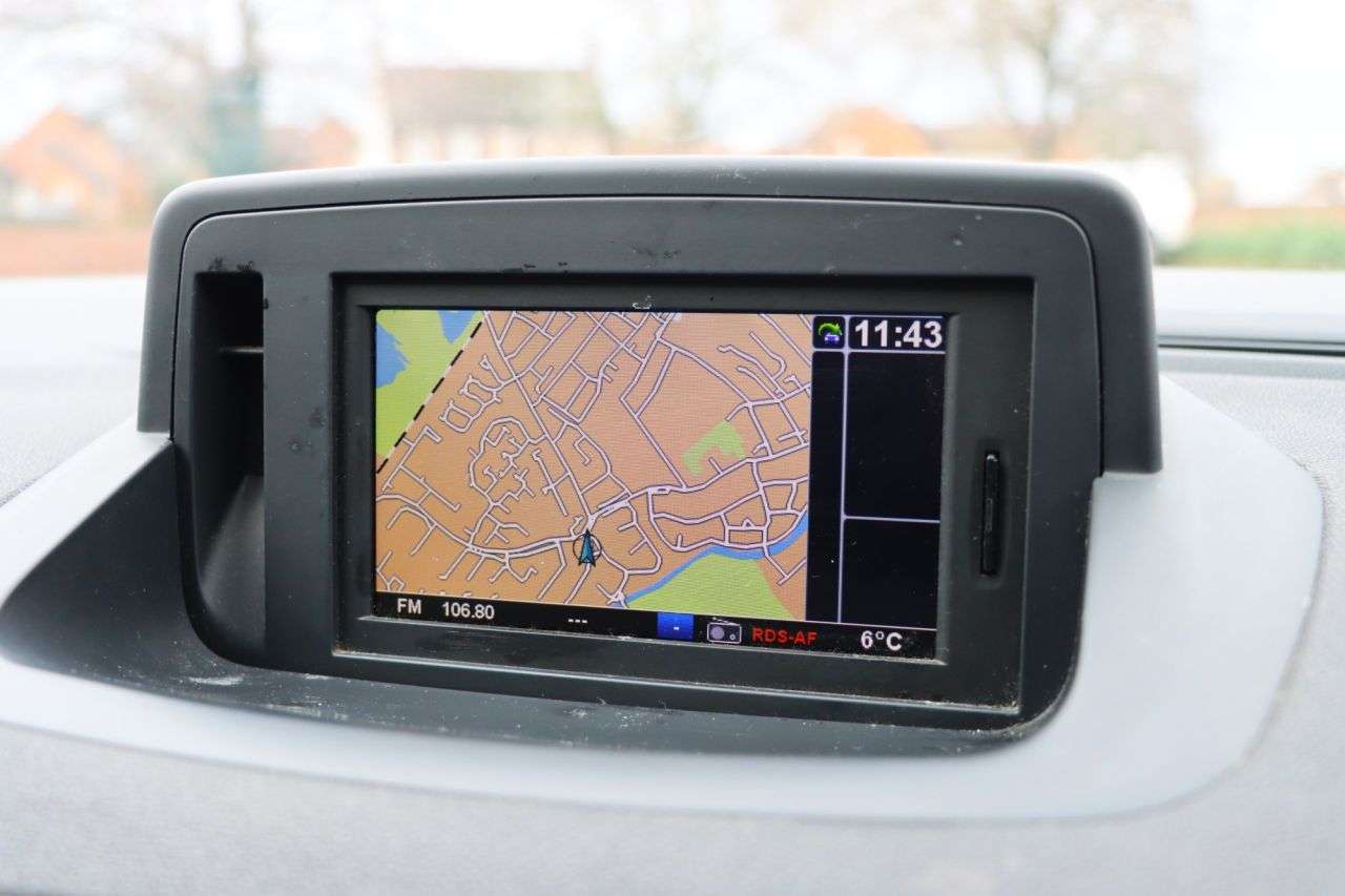 2011 RENAULT MEGANE 2011 RENAULT MEGANE