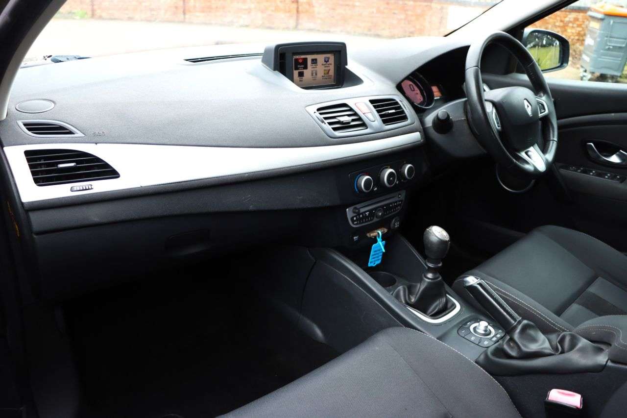 2011 RENAULT MEGANE 2011 RENAULT MEGANE