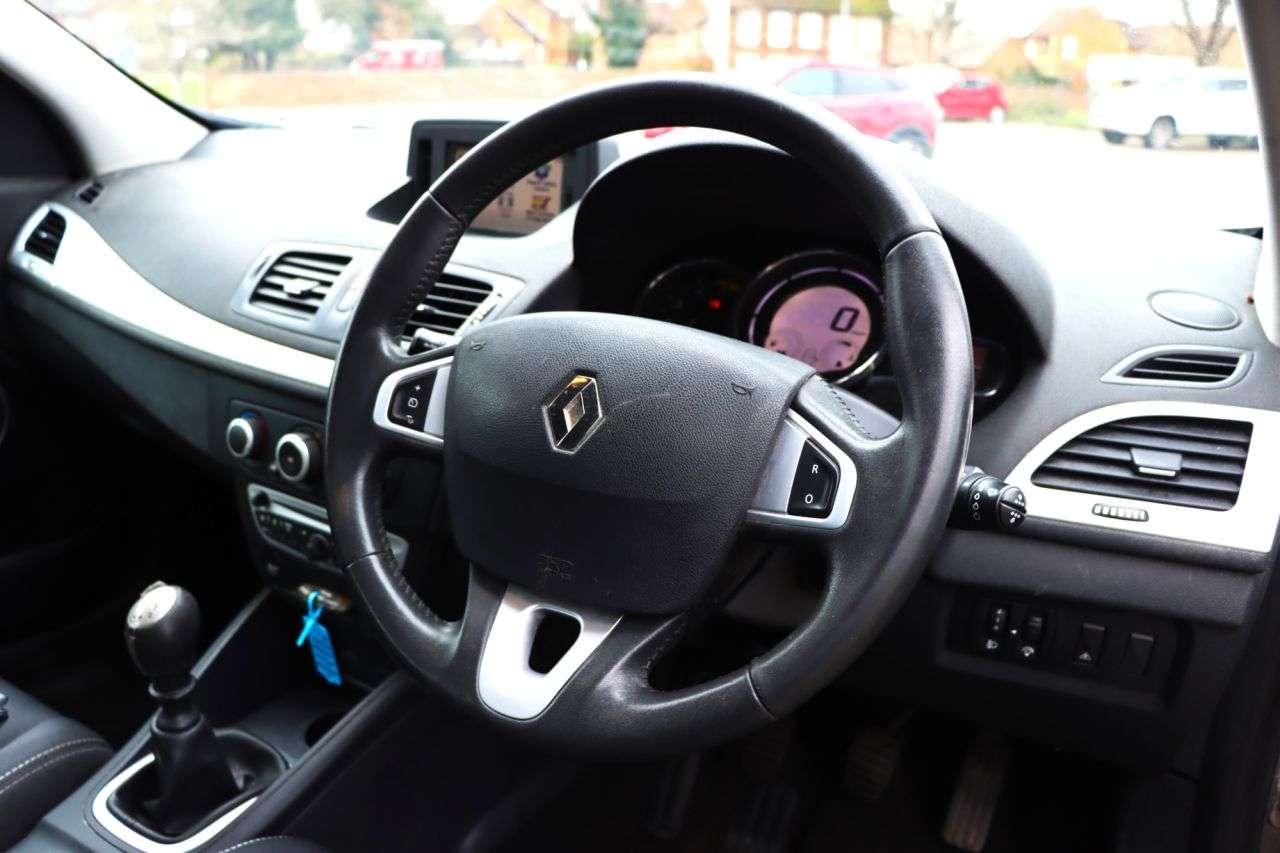 2011 RENAULT MEGANE 2011 RENAULT MEGANE