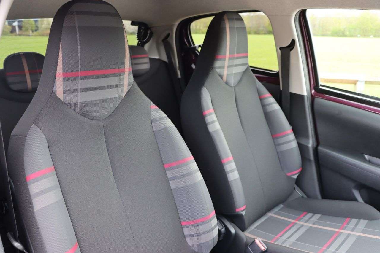 2014 PEUGEOT 108 2014 PEUGEOT 108