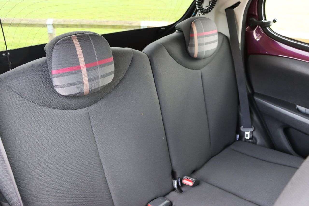 2014 PEUGEOT 108 2014 PEUGEOT 108