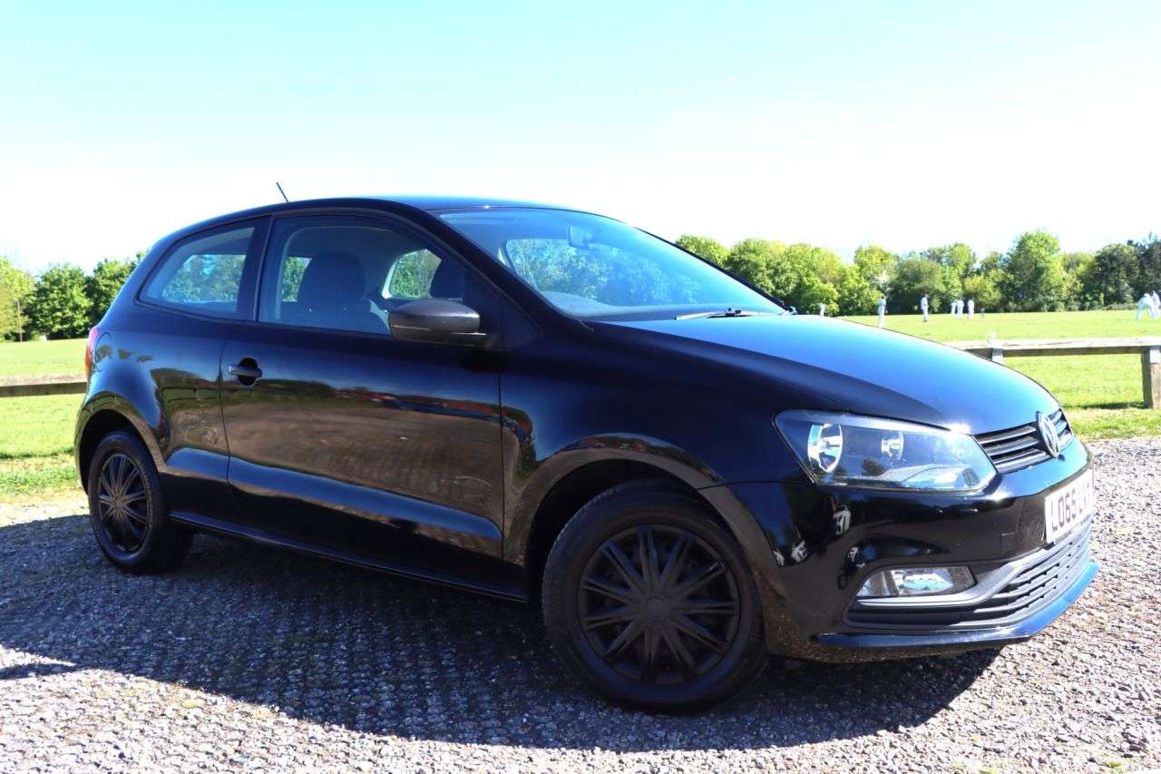 A 2015 VOLKSWAGEN POLO 1.0 BlueMotion Tech S Hatchback 3dr Petrol Manual Euro 6 (s/s) (A/C) (60 ps A 2015 VOLKSWAGEN POLO 1.0 BlueMotion Tech S Hatchback 3dr Petrol Manual Euro 6 (s/s) (A/C) (60 ps