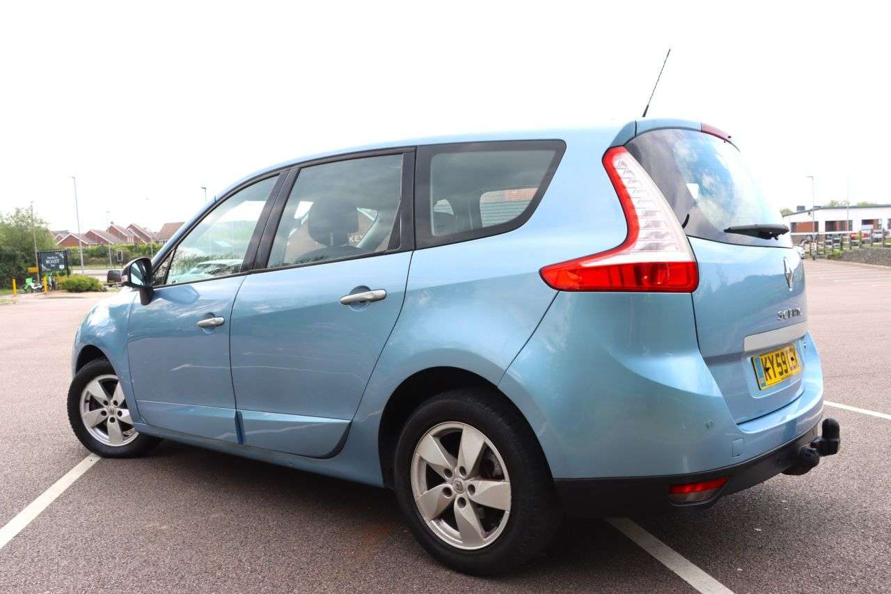 A 2009 RENAULT GRAND SCENIC 1.9 dCi Dynamique MPV 5dr Diesel Manual Euro 4 (130 ps) CAMBELT KIT DONE +J A 2009 RENAULT GRAND SCENIC 1.9 dCi Dynamique MPV 5dr Diesel Manual Euro 4 (130 ps) CAMBELT KIT DONE +J