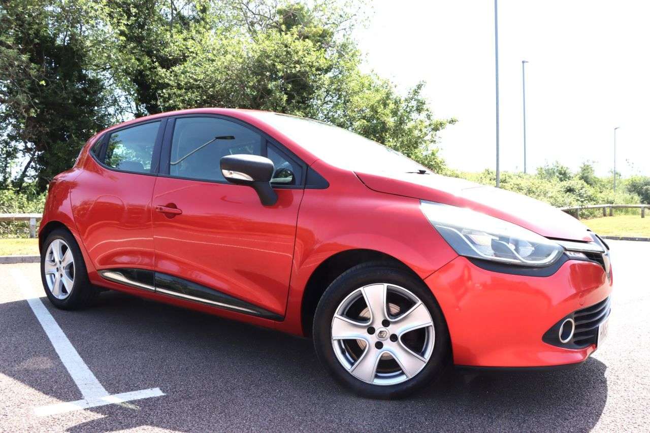 A 2016 RENAULT CLIO 0.9 TCe Dynamique Nav Hatchback 5dr Petrol Manual Euro 6 (s/s) (90 ps) Just A 2016 RENAULT CLIO 0.9 TCe Dynamique Nav Hatchback 5dr Petrol Manual Euro 6 (s/s) (90 ps) Just