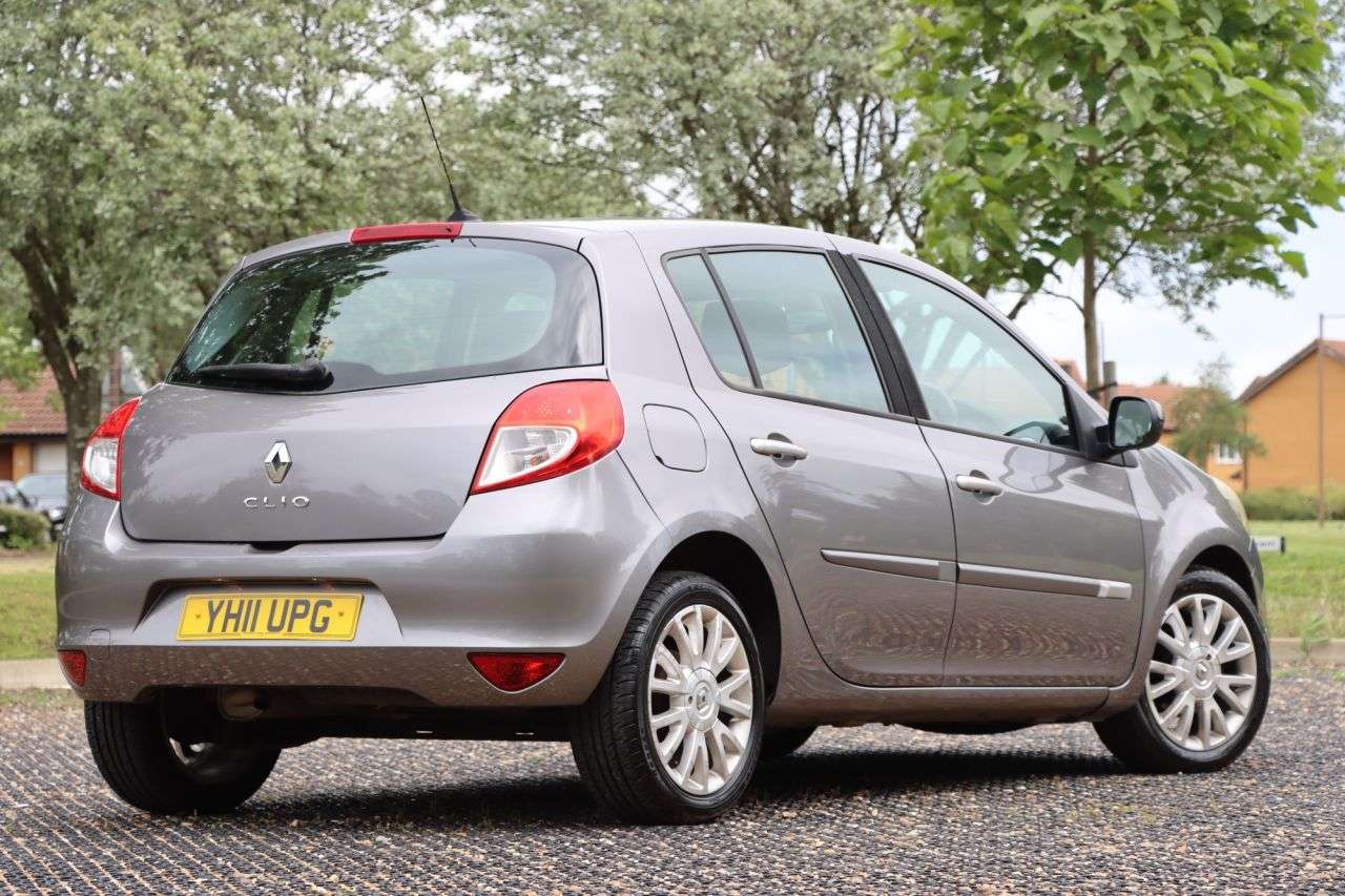 2011 RENAULT CLIO 2011 RENAULT CLIO