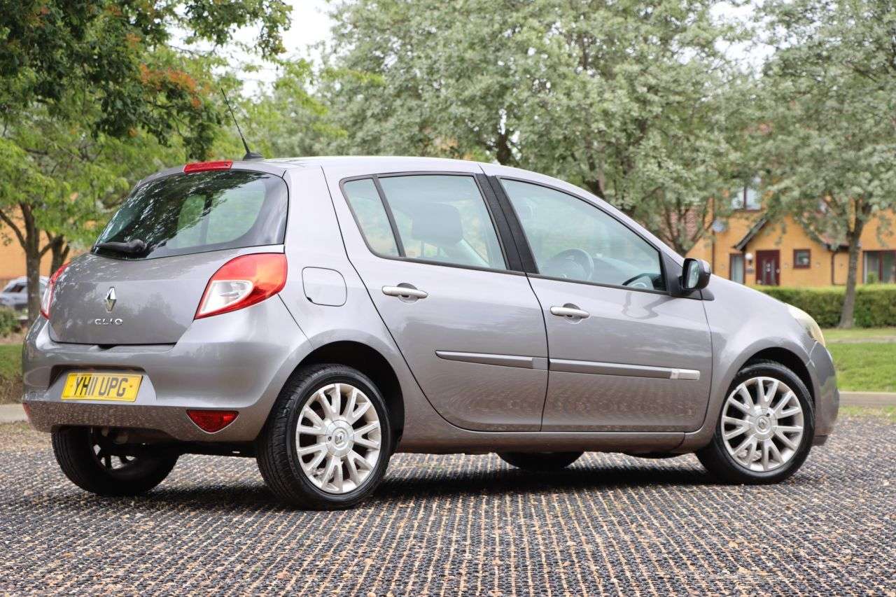 2011 RENAULT CLIO 2011 RENAULT CLIO