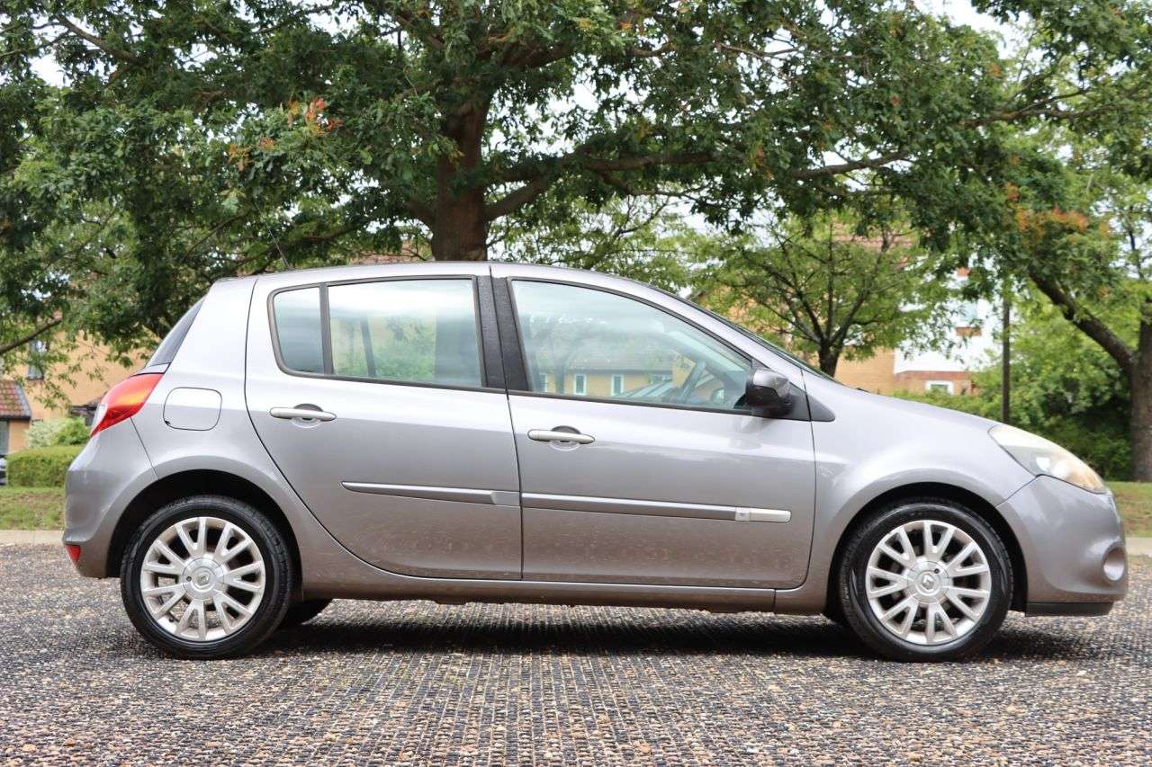 2011 RENAULT CLIO 2011 RENAULT CLIO