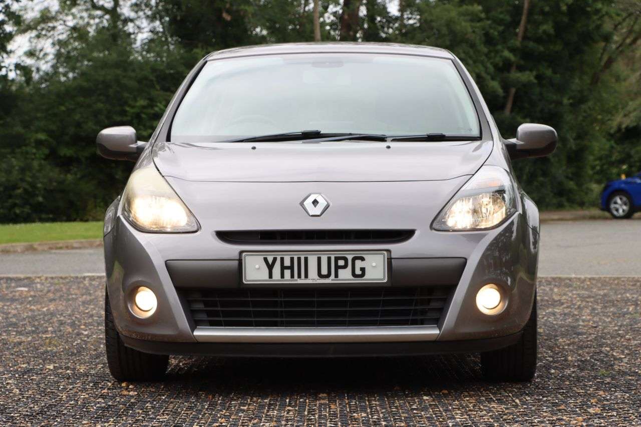 2011 RENAULT CLIO 2011 RENAULT CLIO
