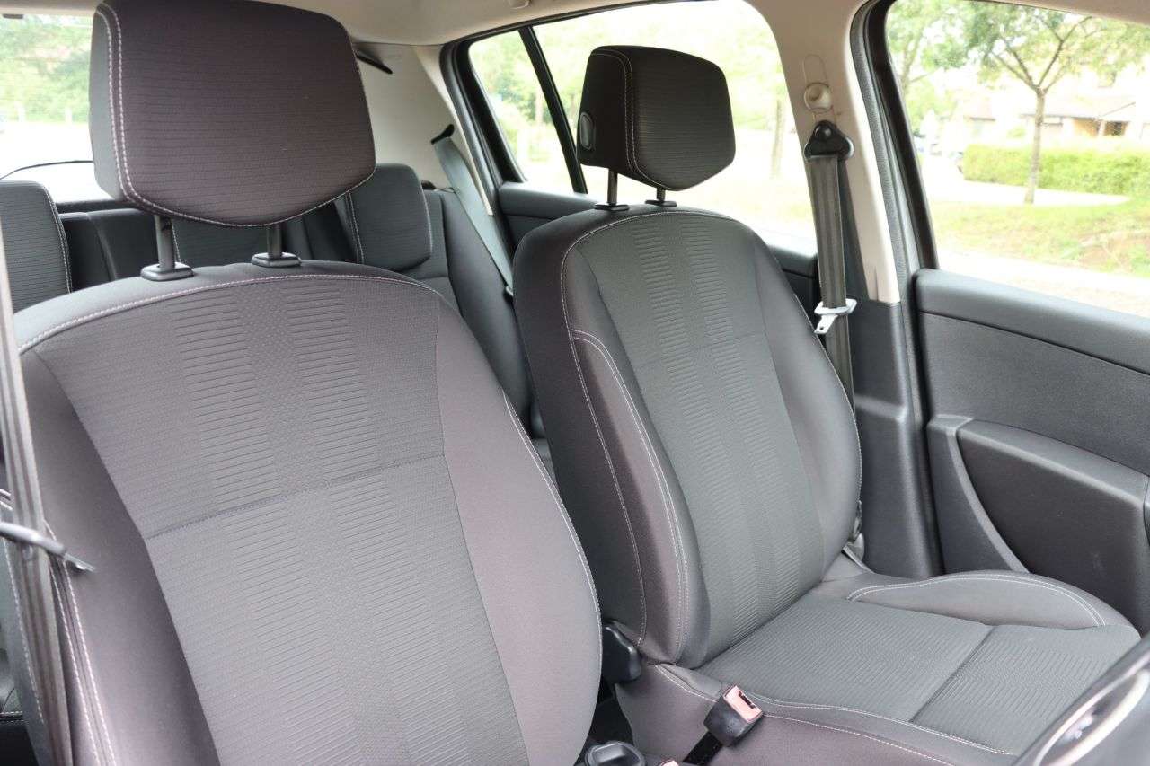 2011 RENAULT CLIO 2011 RENAULT CLIO