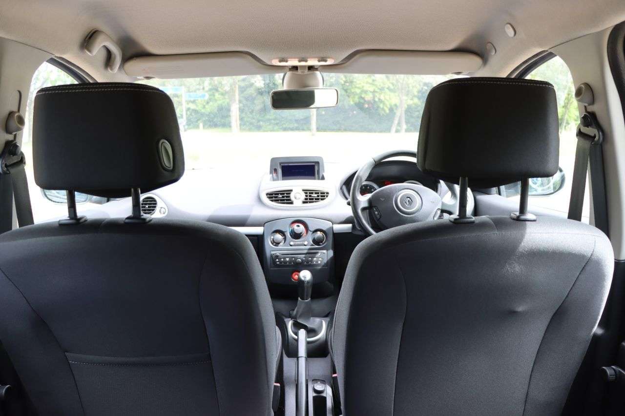 2011 RENAULT CLIO 2011 RENAULT CLIO