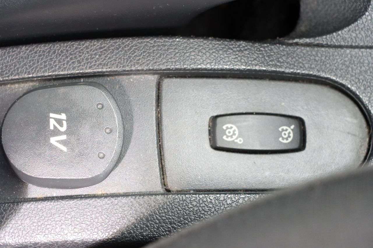 2011 RENAULT CLIO 2011 RENAULT CLIO