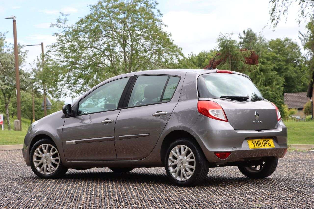 2011 RENAULT CLIO 2011 RENAULT CLIO