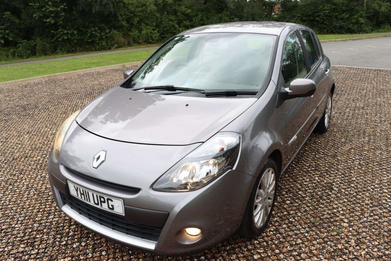 2011 RENAULT CLIO 2011 RENAULT CLIO