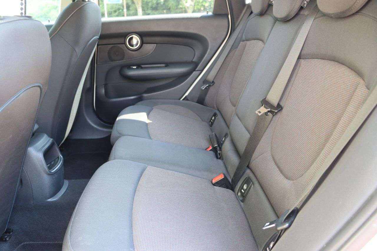 2015 MINI CLUBMAN 2015 MINI CLUBMAN