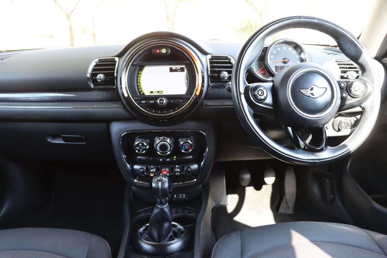 2015 MINI CLUBMAN 2015 MINI CLUBMAN
