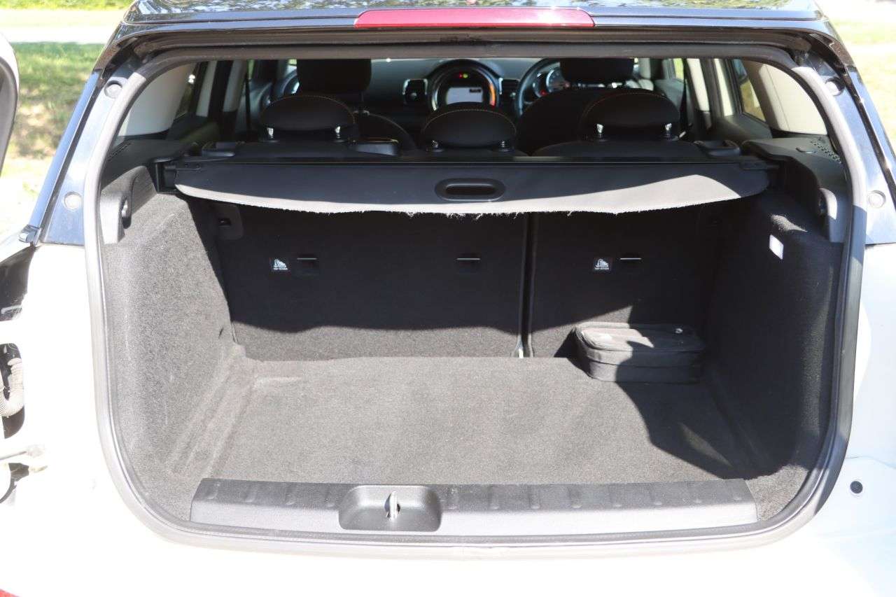 2015 MINI CLUBMAN 2015 MINI CLUBMAN
