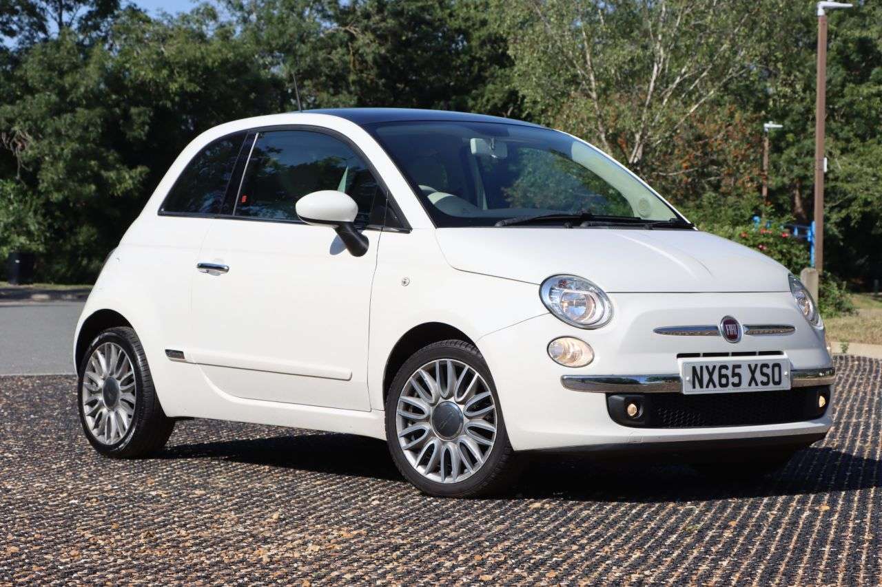 A 2015 FIAT 500 1.2 Lounge Hatchback 3dr Petrol Manual Euro 6 (s/s) (69 bhp) Just Serviced A 2015 FIAT 500 1.2 Lounge Hatchback 3dr Petrol Manual Euro 6 (s/s) (69 bhp) Just Serviced