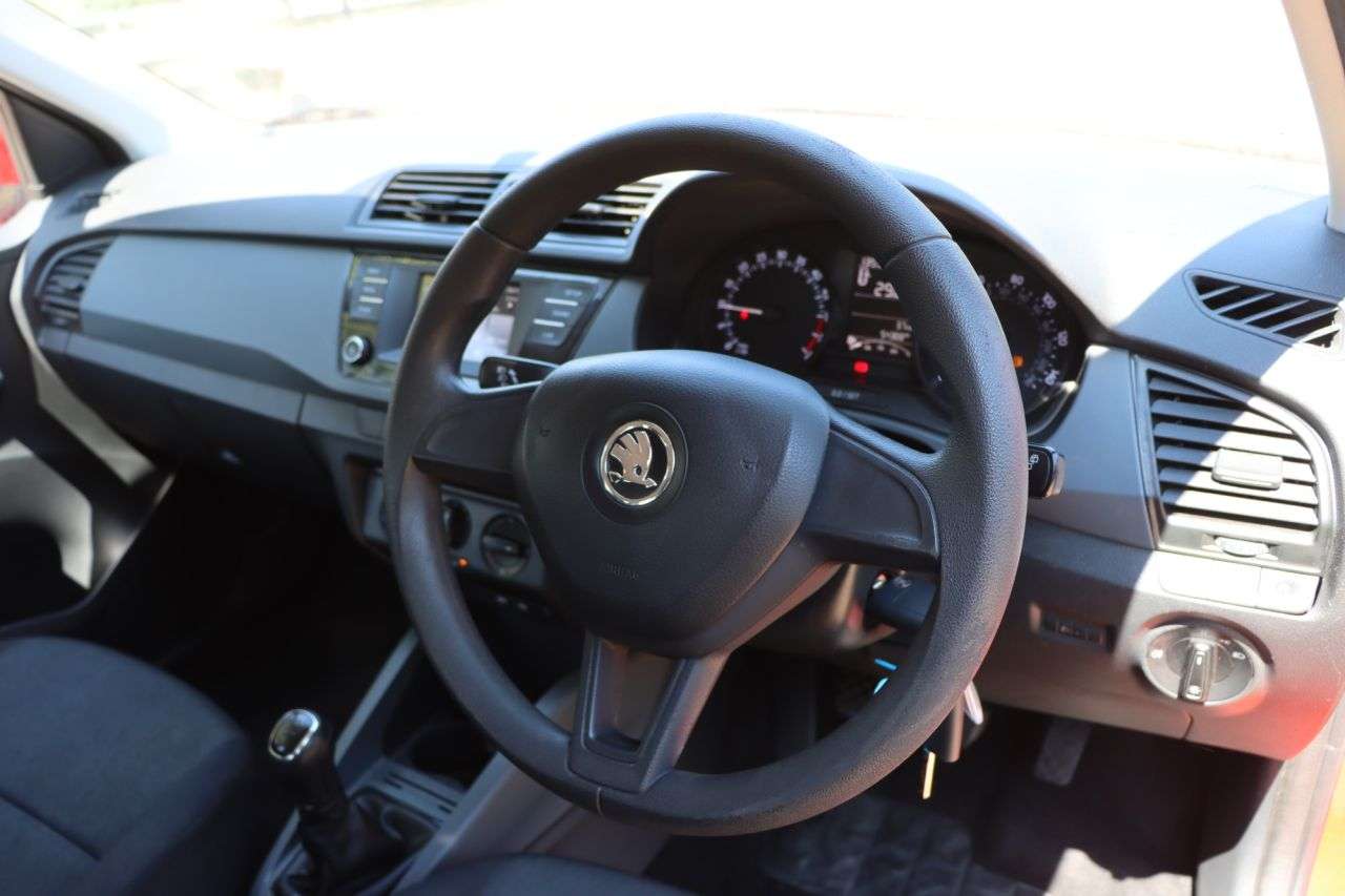 2015 SKODA FABIA 2015 SKODA FABIA