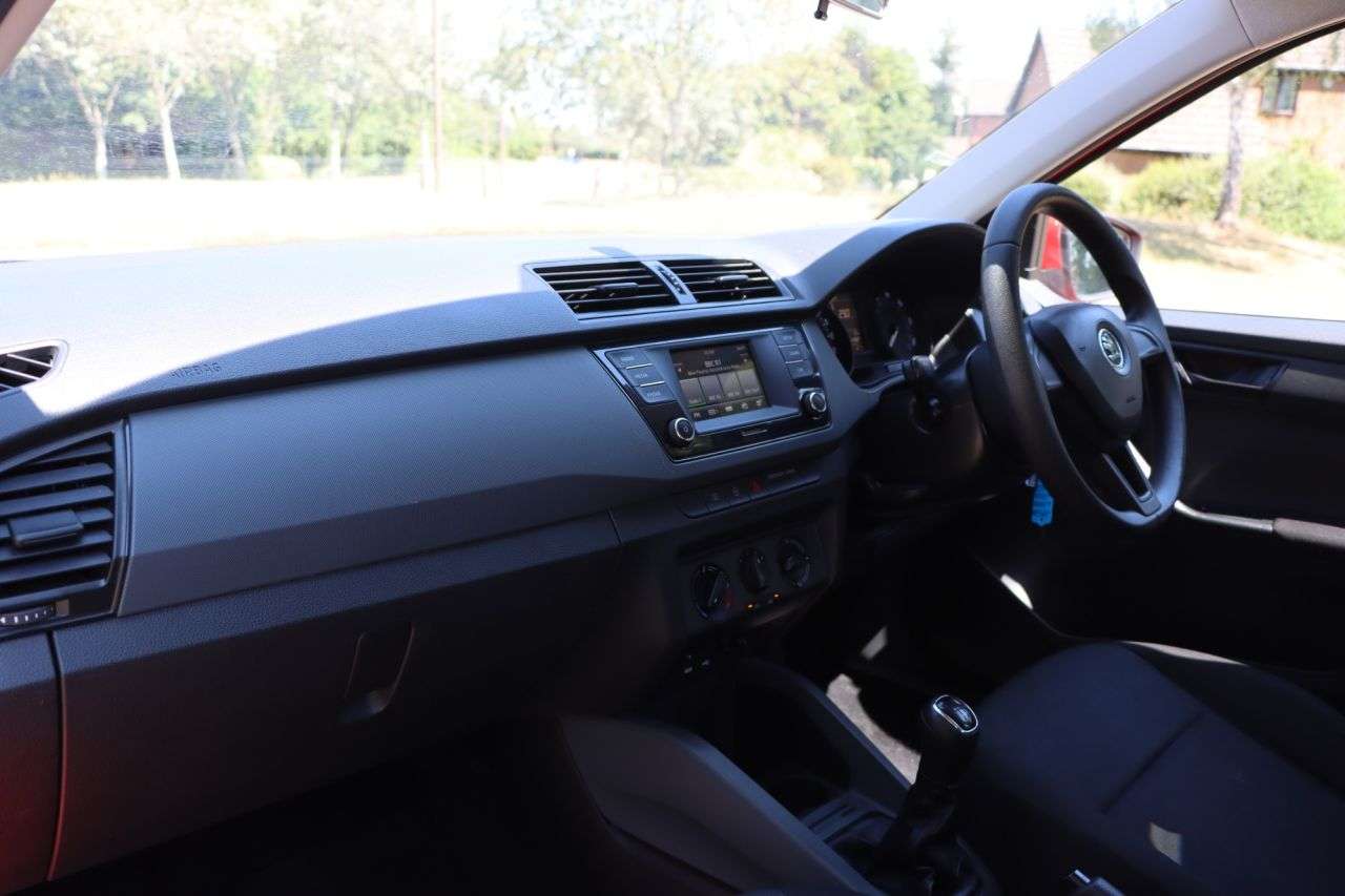 2015 SKODA FABIA 2015 SKODA FABIA