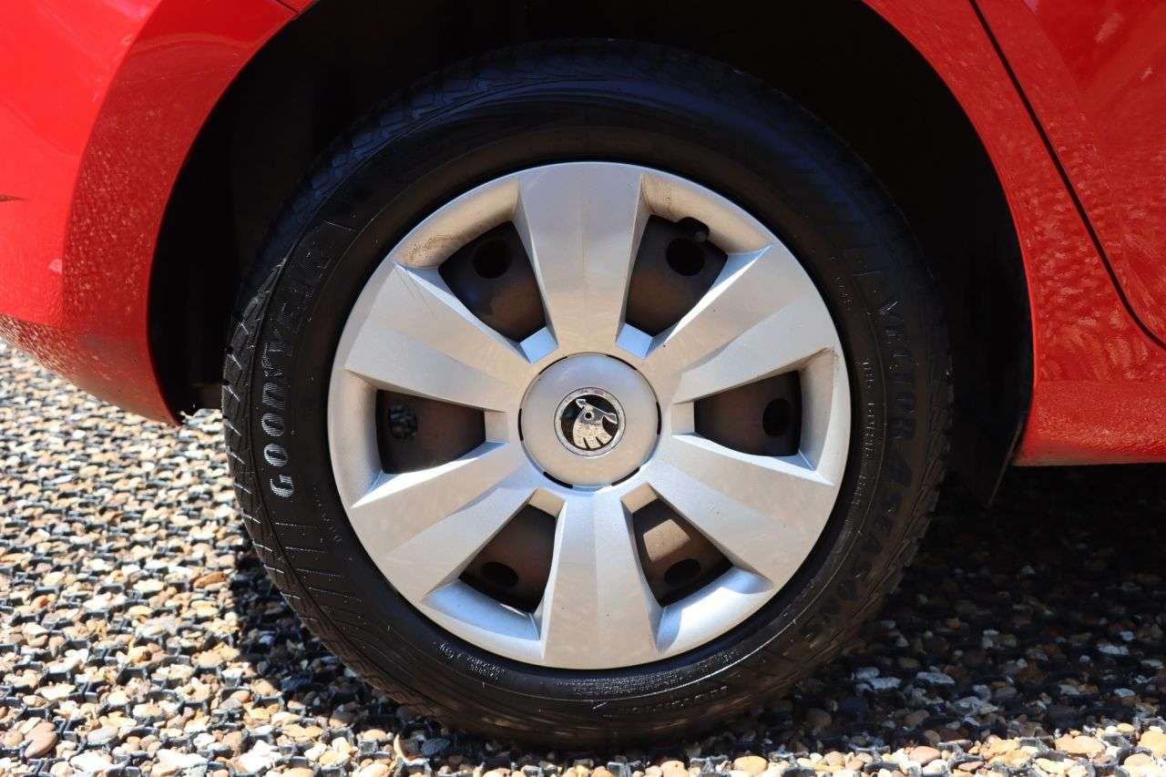 2015 SKODA FABIA 2015 SKODA FABIA