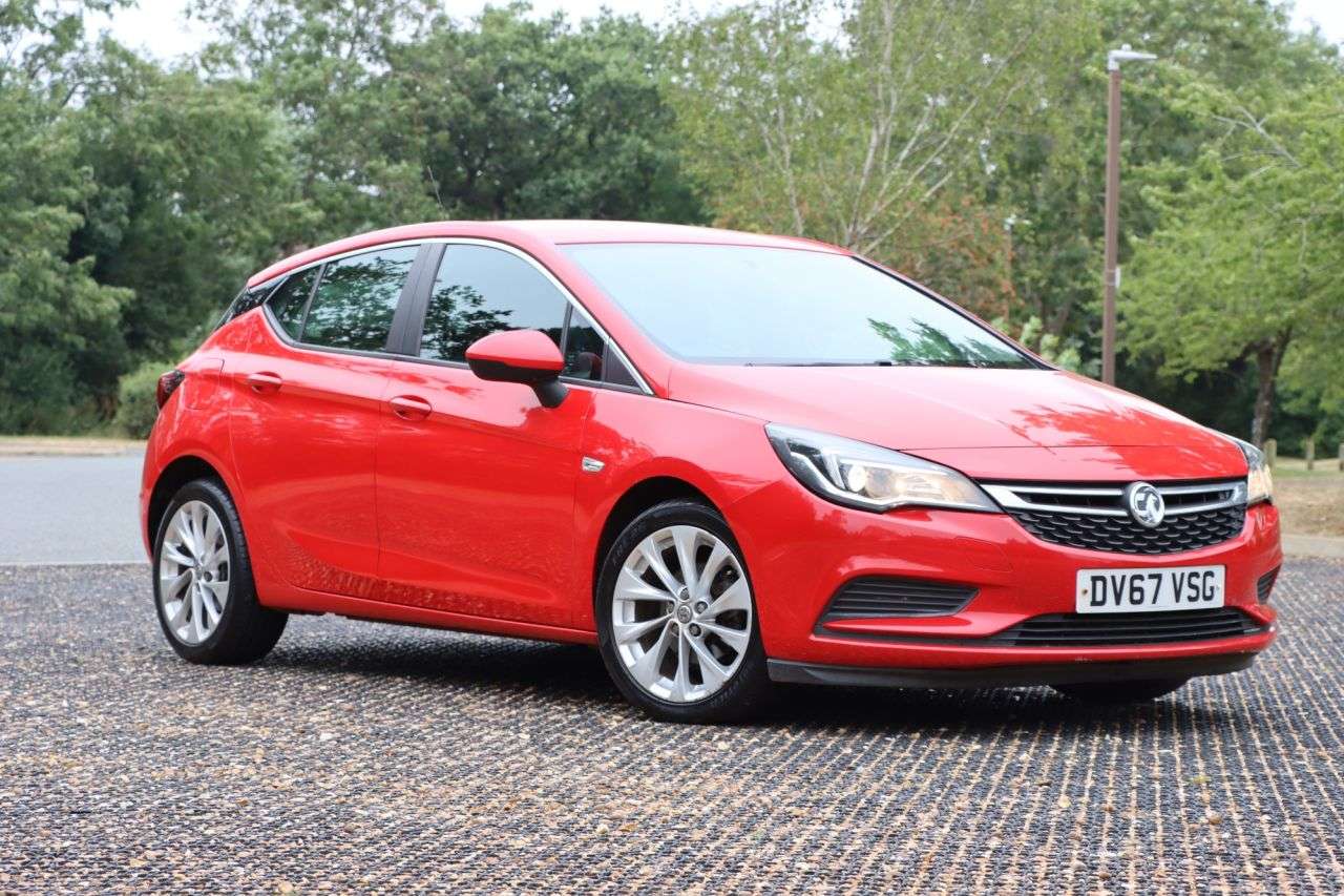 A 2017 VAUXHALL ASTRA 1.6 CDTi ecoFLEX Design Hatchback 5dr Diesel Manual Euro 6 (s/s) (110 ps) J A 2017 VAUXHALL ASTRA 1.6 CDTi ecoFLEX Design Hatchback 5dr Diesel Manual Euro 6 (s/s) (110 ps) J