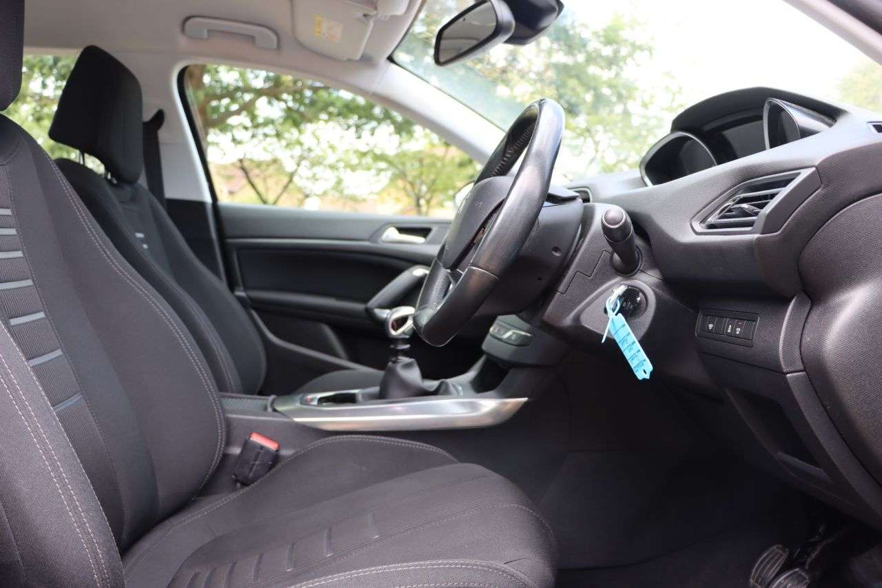2014 PEUGEOT 308 2014 PEUGEOT 308